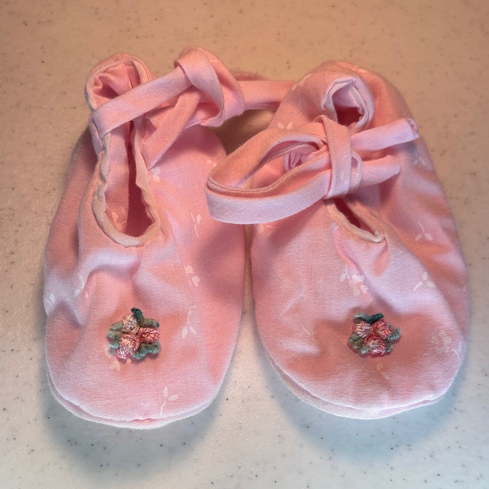 Source Unknown Soft Pink Baby Shoes